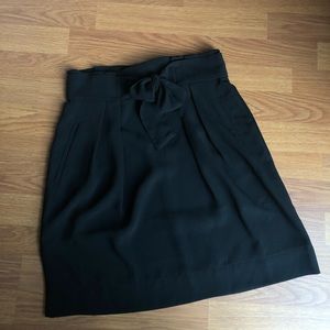 Black H&M tie front skirt